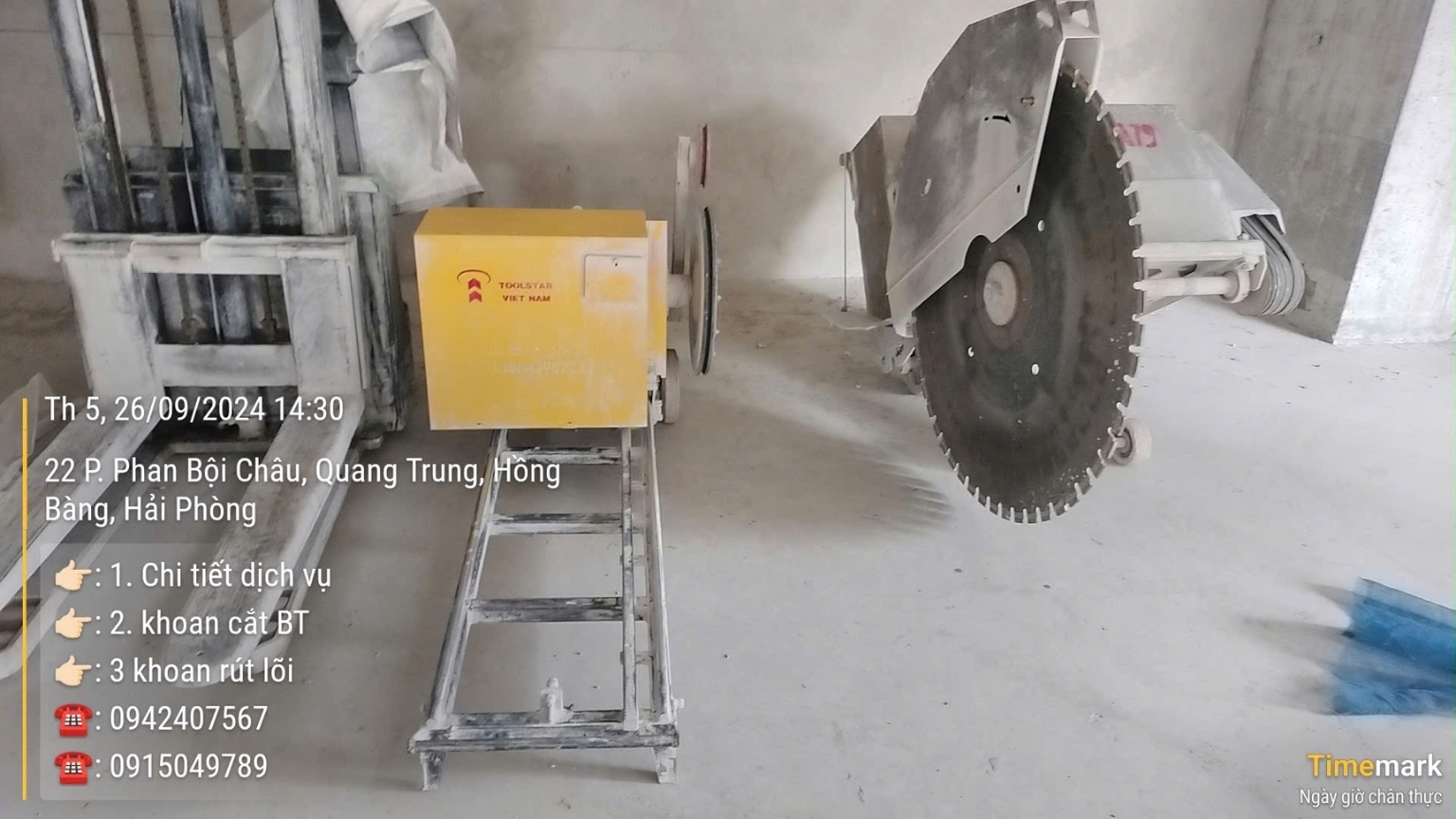 Máy cắt tường bê tông bằng lưỡi cắt kim cương của Khoan Cắt Bê Tông Ngọc Tuyến tại công trình Hải Phòng.